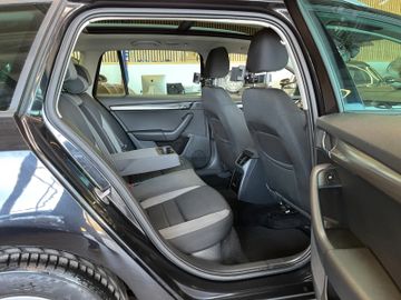Skoda Octavia Combi Joy *1.HAND*PANO*ACC*NAVI*PDC*