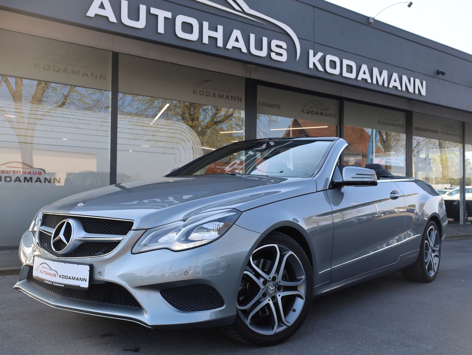 MERCEDES-BENZ E 200 200 Sport-Paket*Cabrio*Leder*LED*Airscarf*