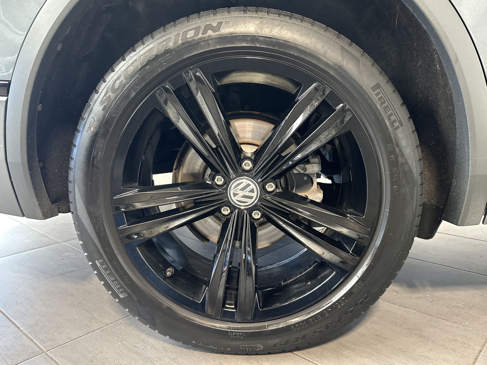 Fahrzeugabbildung Volkswagen Tiguan Allspace 2.0 TDI DSG R-Line Black NAV+ACC