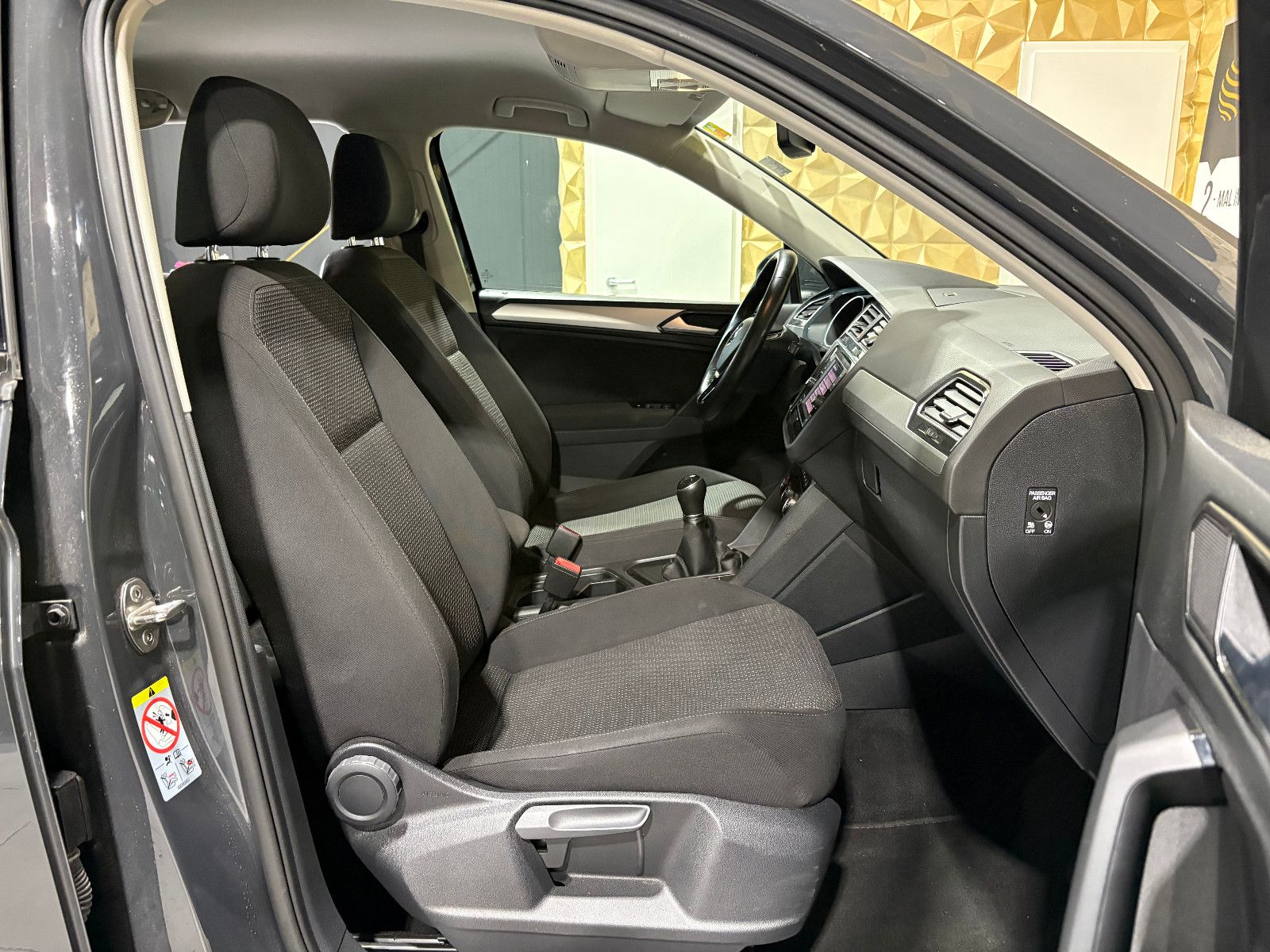 Fahrzeugabbildung Volkswagen Tiguan Trendline BMT/Start-Stopp/8-FACH/PDC/SHZ/