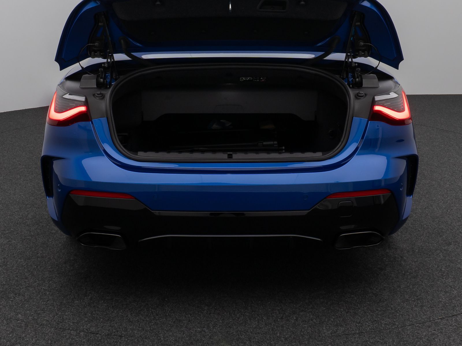 Fahrzeugabbildung BMW M440i xD Laser Kamera HUD DAB H/K Komfort 19Zoll