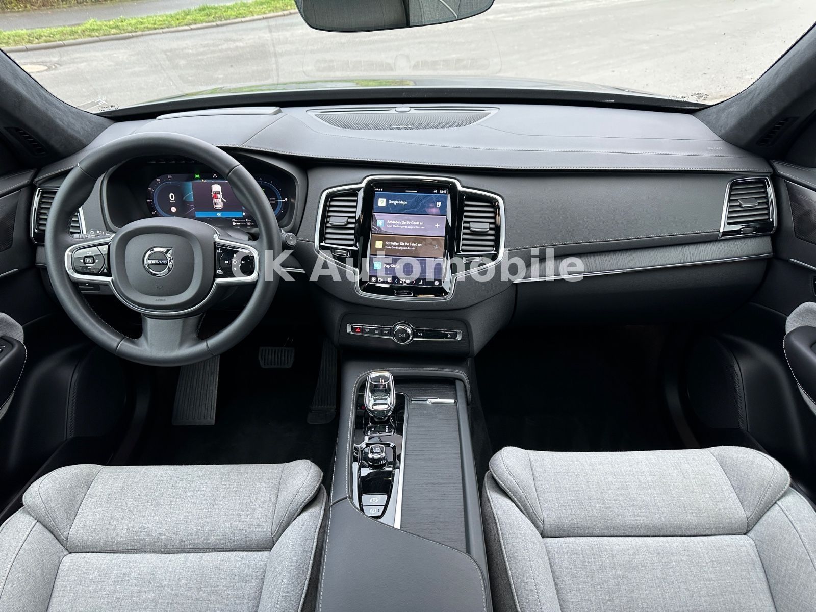 Fahrzeugabbildung Volvo XC90 T8 Ultimate Dark AWD/7 Sitze/Head-Up/LED