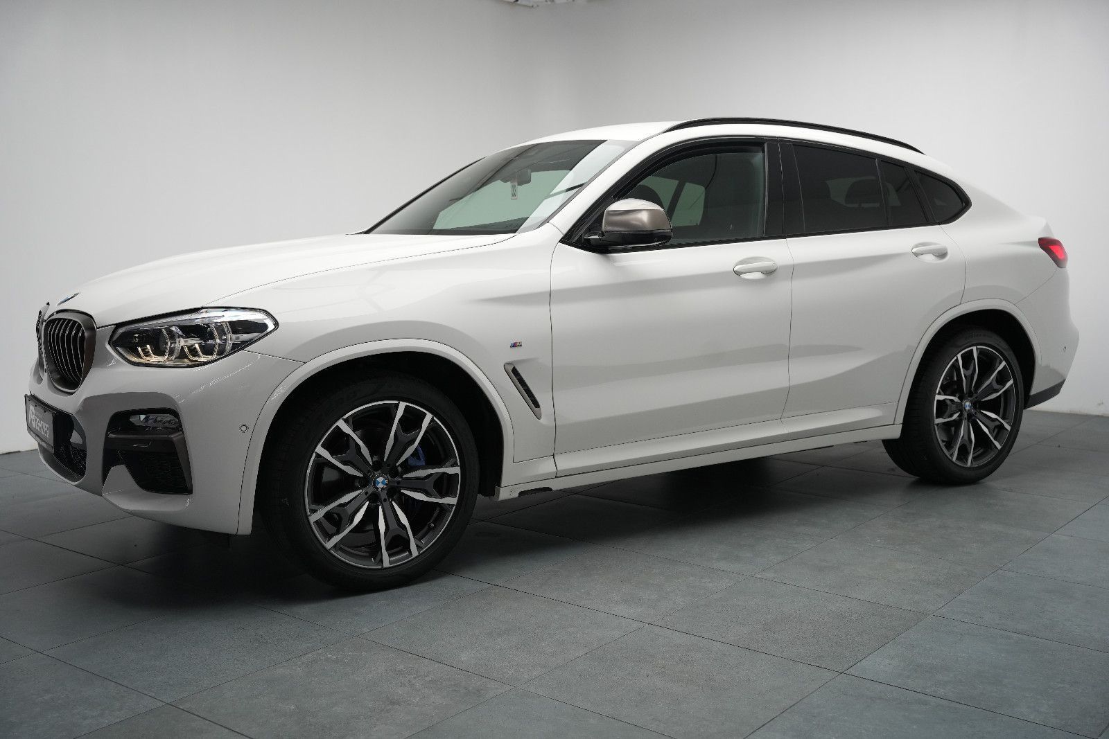 Fahrzeugabbildung BMW X4 M40 /HUD/LED/AHK/Leder/HUD/Ambiente/360°Cam/