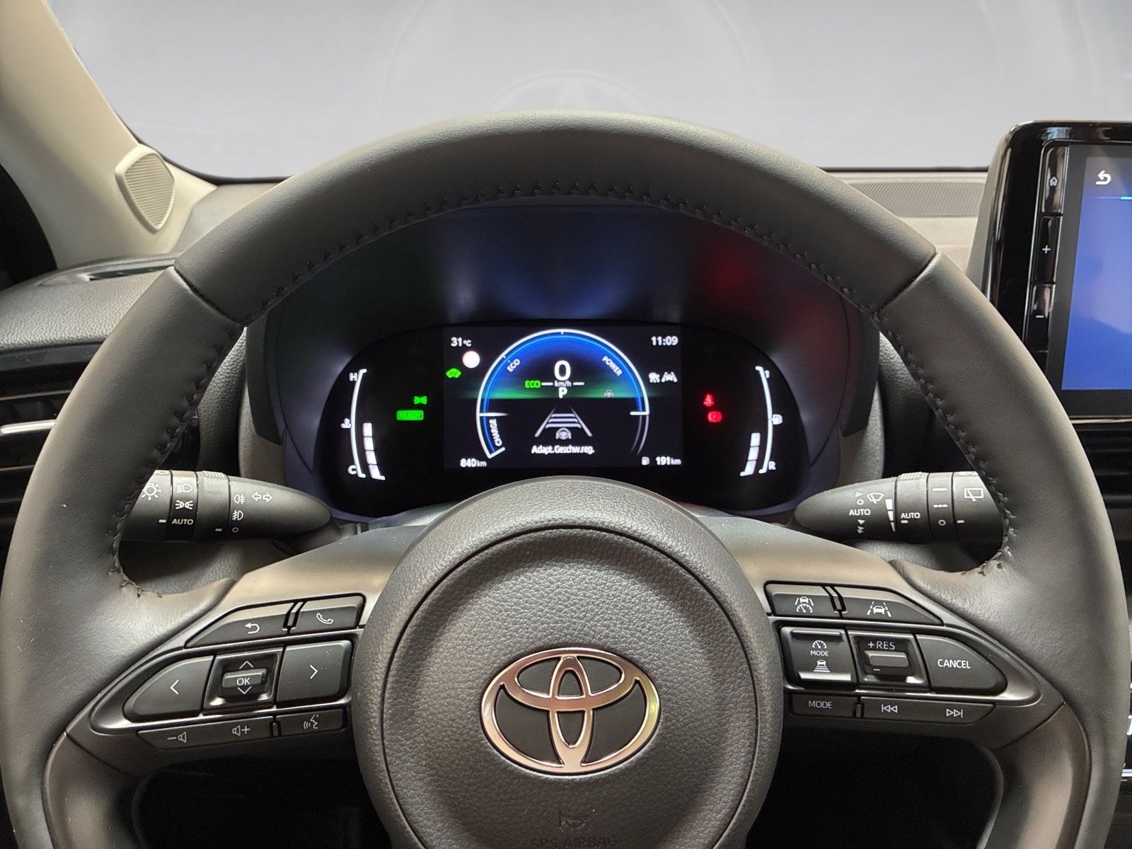 Fahrzeugabbildung Toyota Yaris 1.5 Teamplayer Safety P, Comfort P.