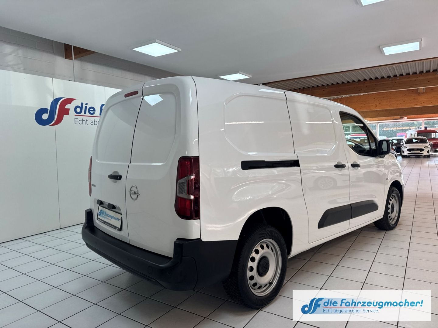 Fahrzeugabbildung Opel Combo E Cargo Edition erhöhte Nutzlast XL 1.5 D