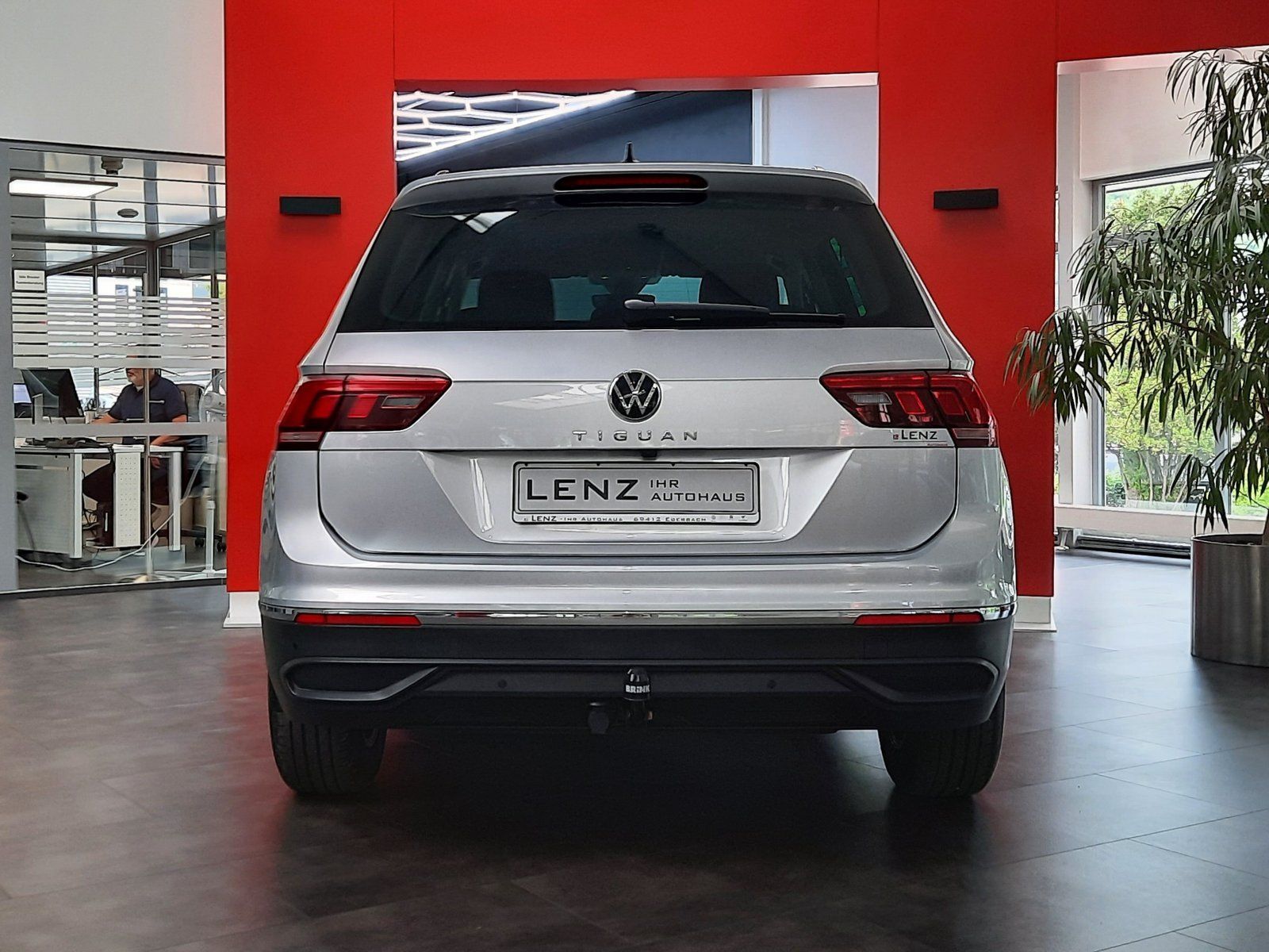 Fahrzeugabbildung Volkswagen Tiguan Life TSI DSG *AHK*Navi*Cam*LED*PDC*ACC*
