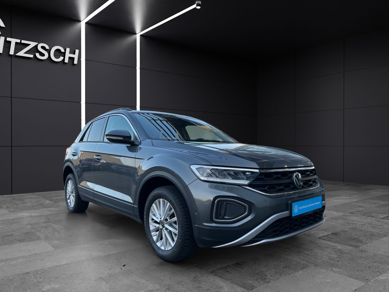 Fahrzeugabbildung Volkswagen T-Roc TSI Life LED Navi AID APP SH LM