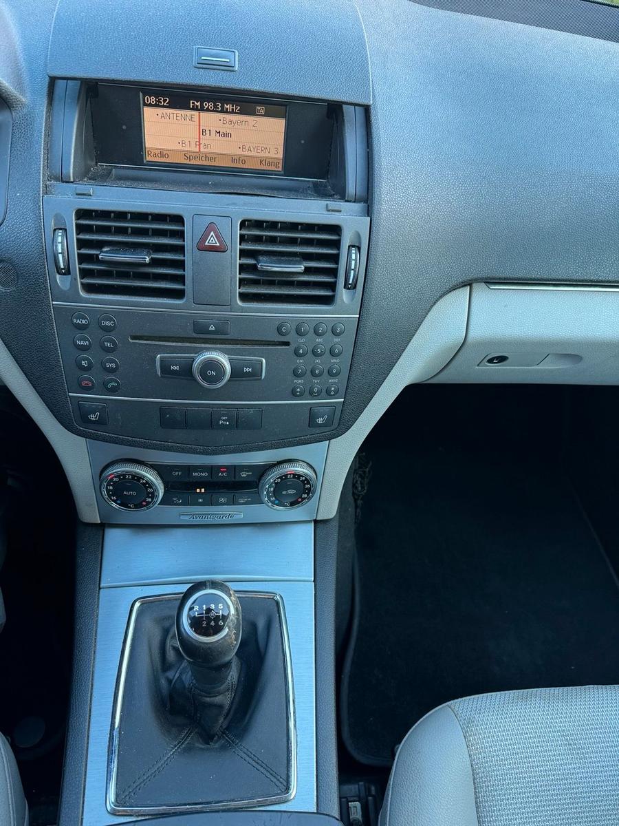 Mercedes-Benz C220 2010 — photo 7