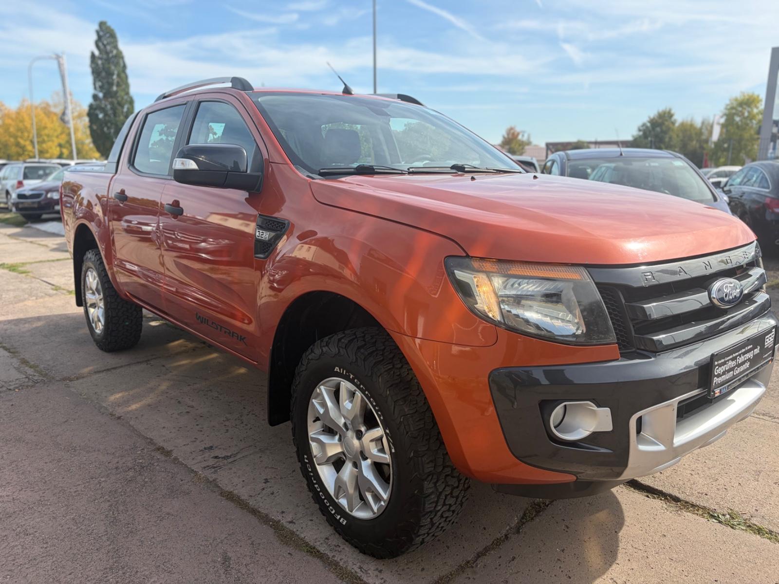 Ford Ranger Wildtrak Double Cab 3.2 TDCi 5 cyl. 200 ch BVA 4x4 / Attelage 3,35 t / Cuir / GPS / Caméra de recul