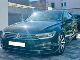 Volkswagen Passat Variant 2,0 TDI Highline*R-Line* - Volkswagen Passat Variant in Karlsruhe