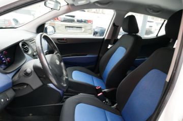 Fahrzeugabbildung Hyundai i10 Trend, Lenkrad und Sitzheizung