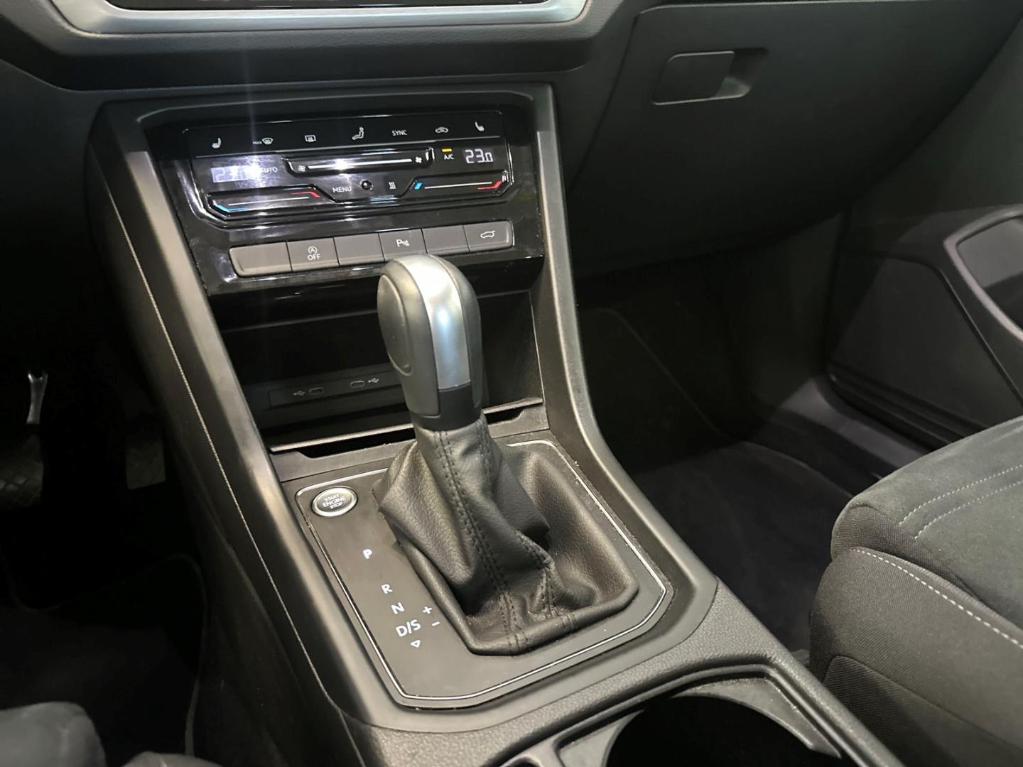 Volkswagen Touran Comfortline DSG NaviPRO PANO Kam 7-Sitzer