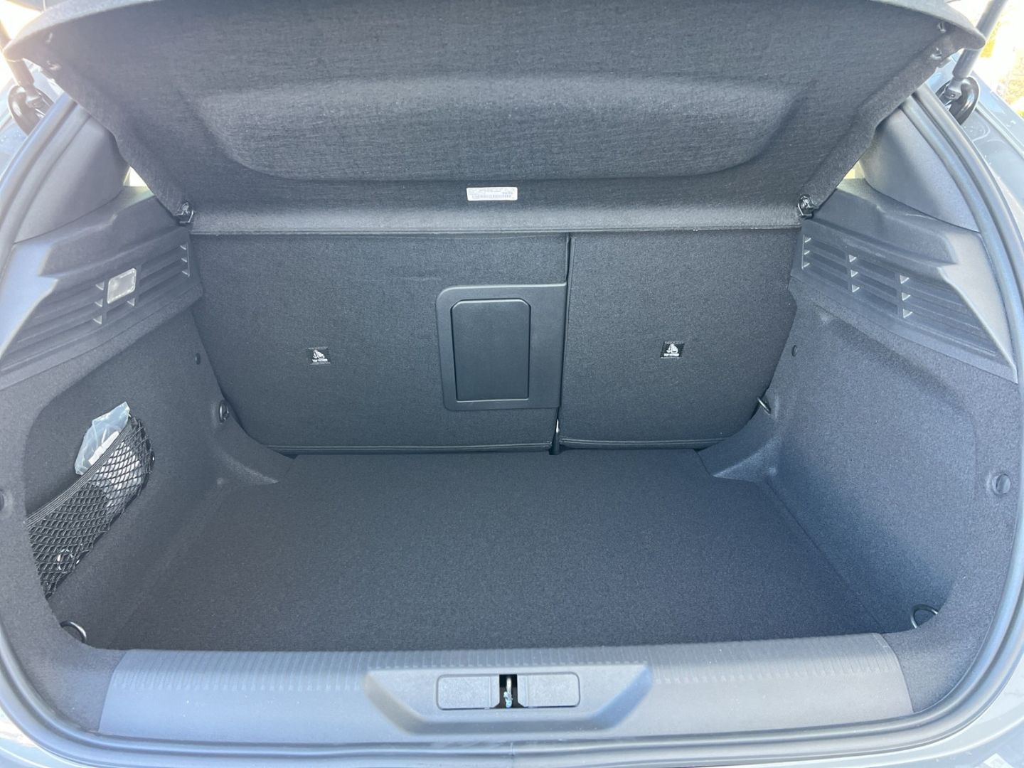 Fahrzeugabbildung Peugeot 308 GT BlueHDi 130 EAT8 AHK-abn. El. Panodach