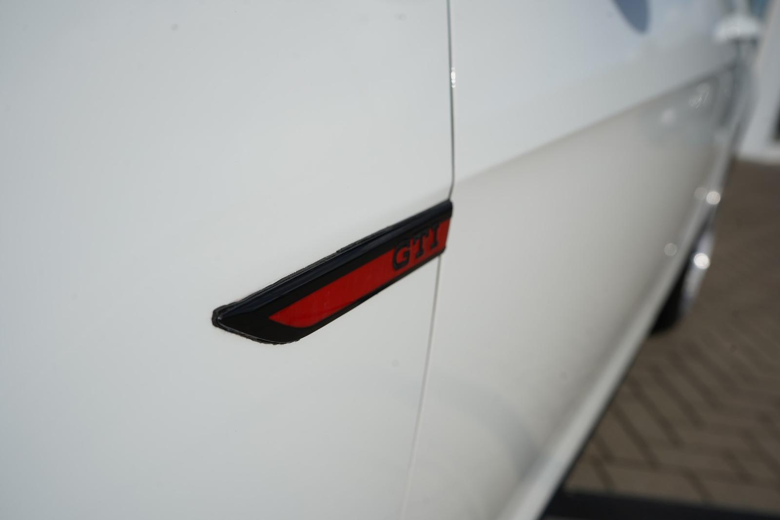Volkswagen Golf VII 2.0 GTI Sitzheizung Klimaaut. PDC AHK