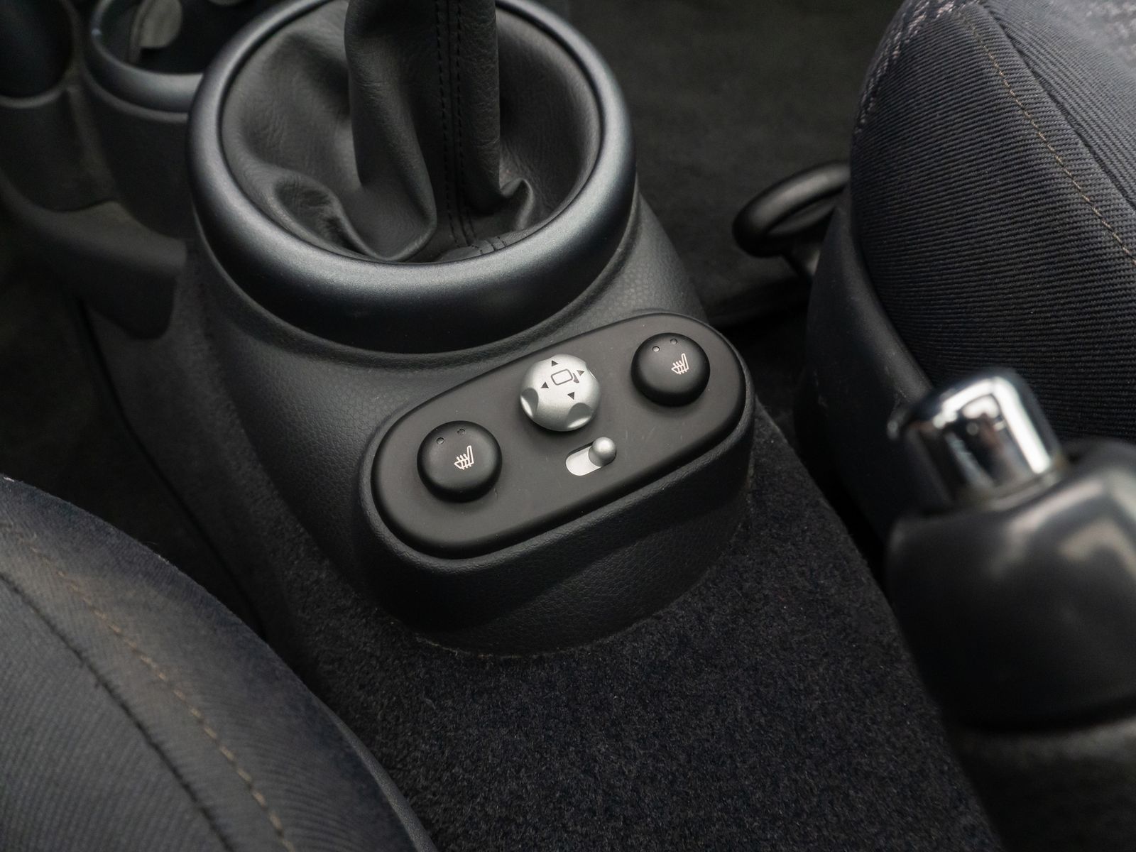 Fahrzeugabbildung MINI ONE One Xenon GSD Sport LM