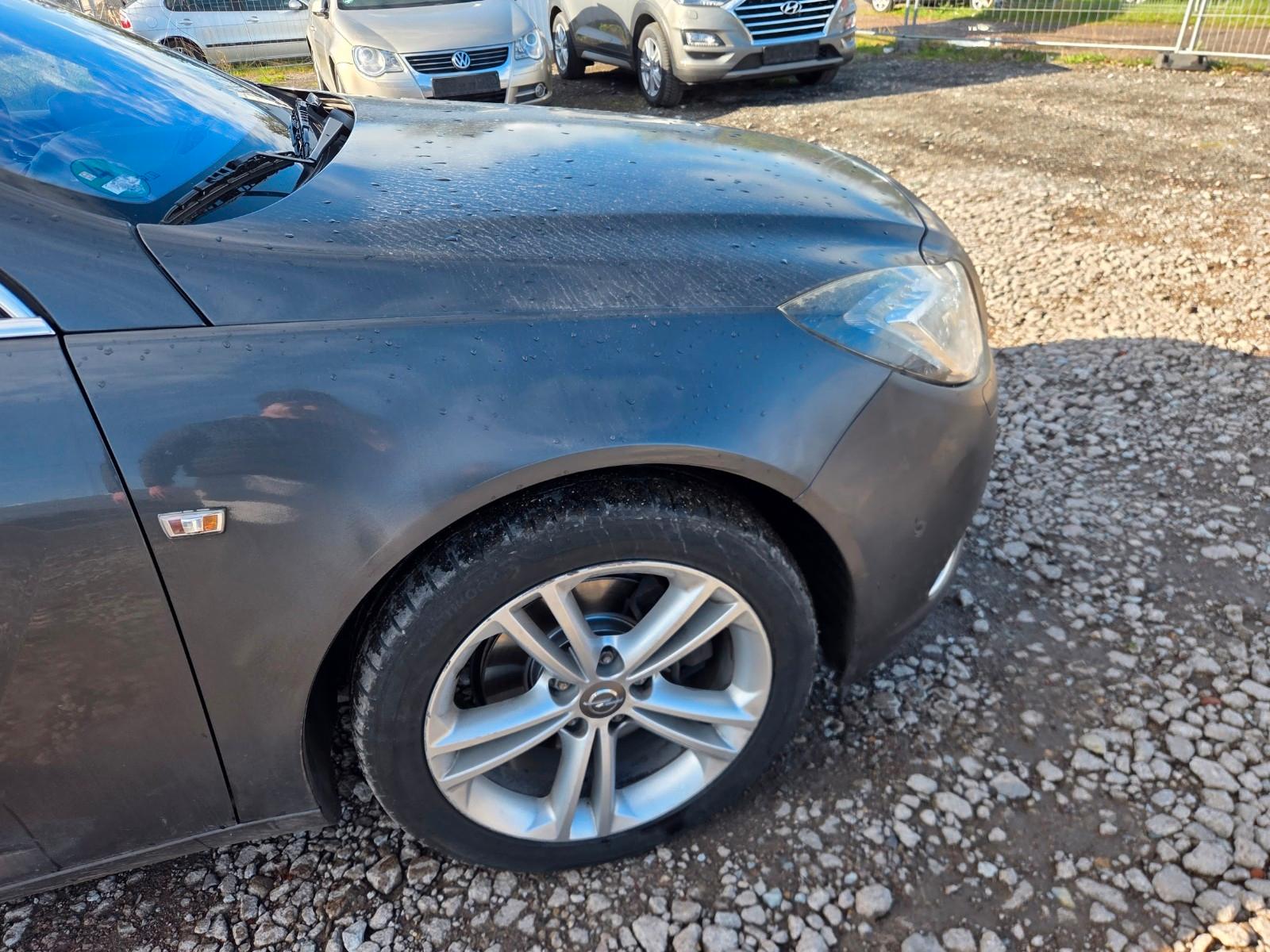 Opel Insignia A Sports Tourer Sport 4x4+AHK+TÜV NEU