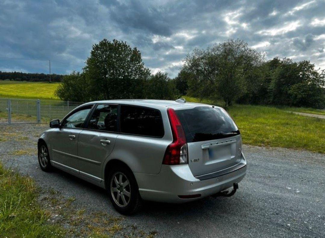 Volvo V50 2010 — rear view