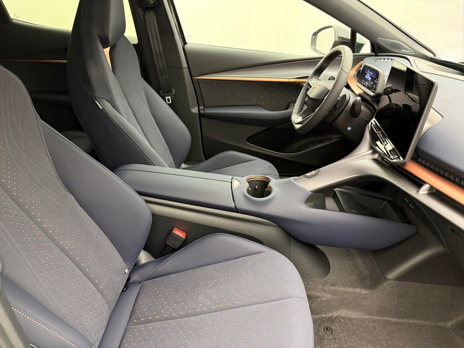 Cupra Tavascan VZ 4Drive 77kWh AdrenalineWärmep imagem 3