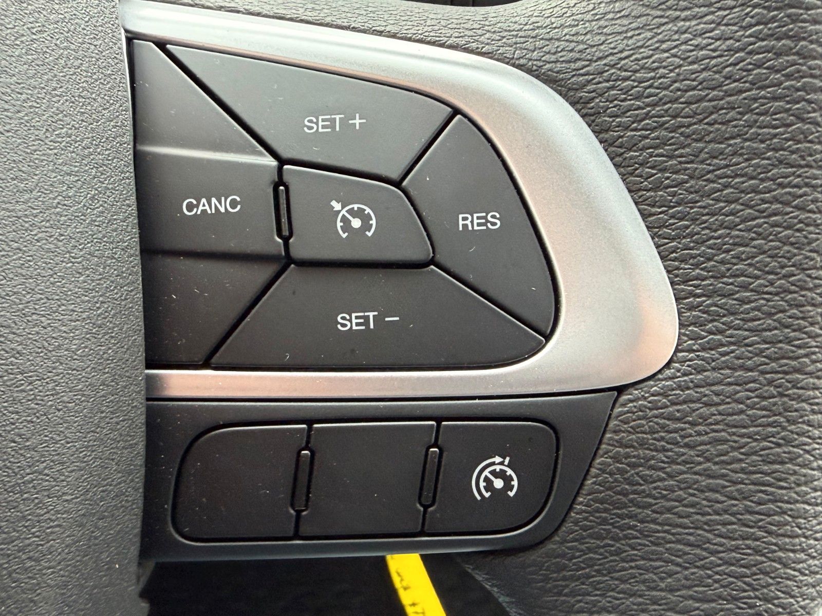 Fahrzeugabbildung Iveco Daily 35S14 A8*R3.450mm*Automatik*Kamera*2Sitze*