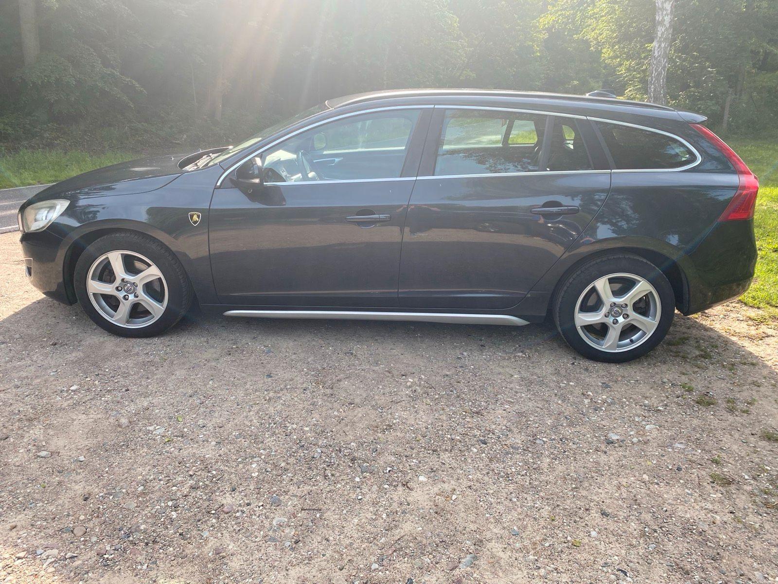 Volvo V60 2011 — photo 8