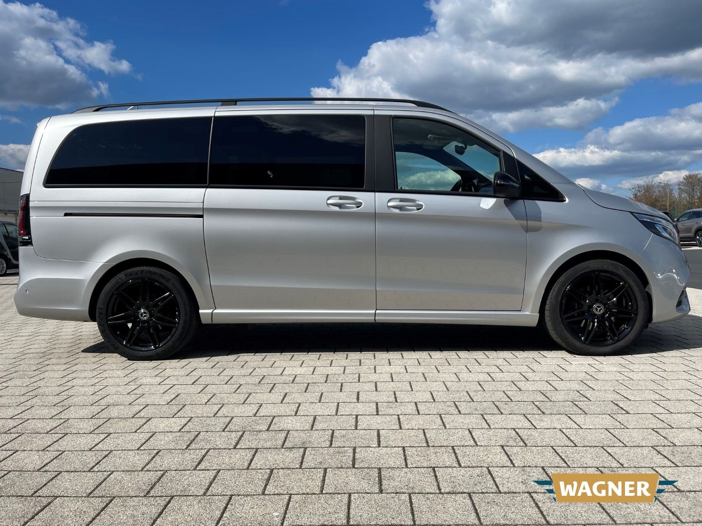 Fahrzeugabbildung Mercedes-Benz V 250 d AVANTGARDE AMG EDITION lang Night Paket