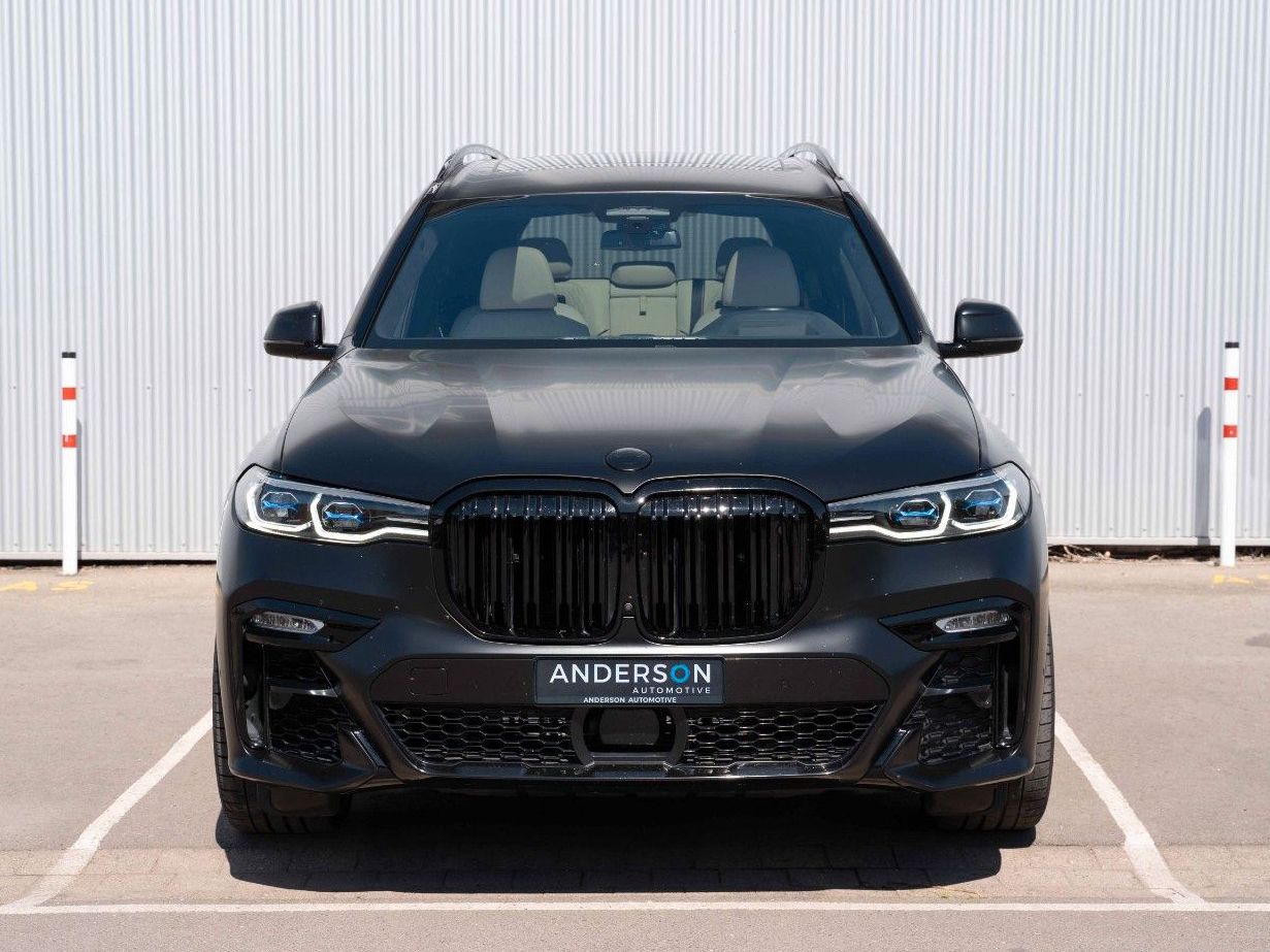 Fahrzeugabbildung BMW X7 M50 i SPORT VOLL SHADOW LED TV CARBON 22"