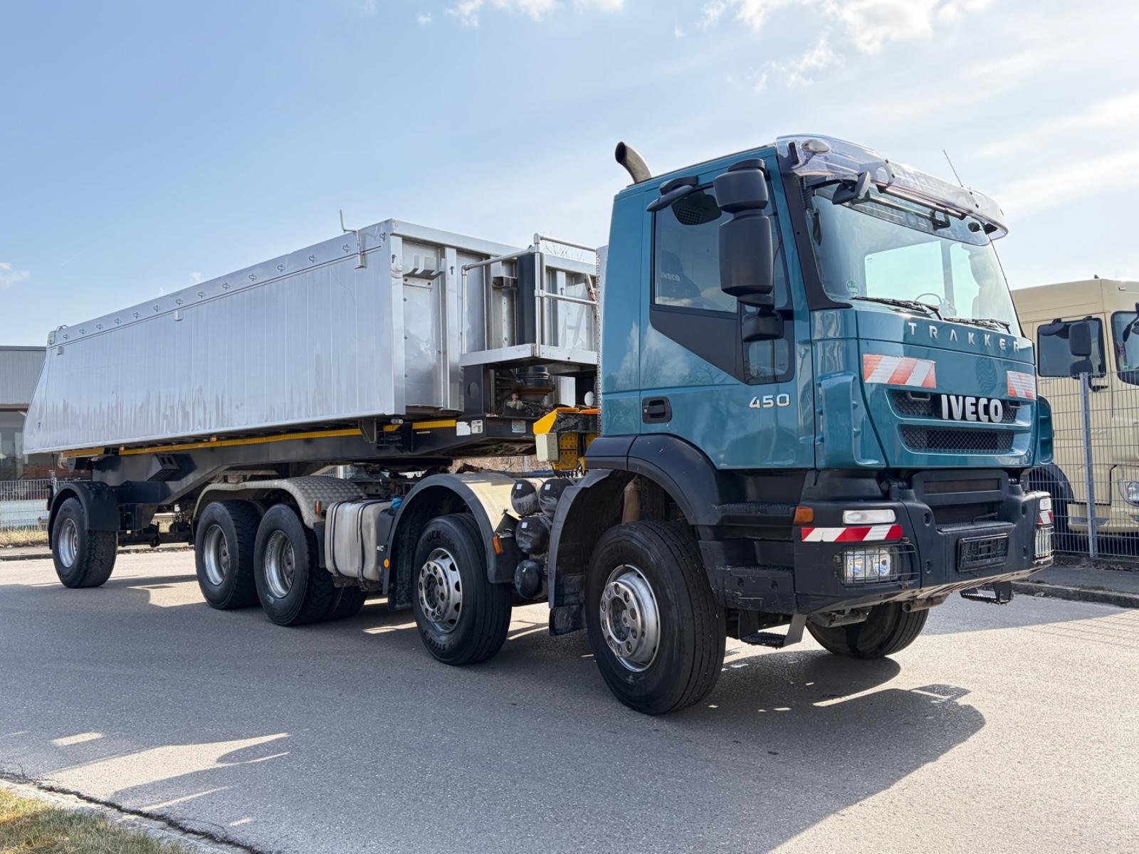 Iveco Trakker - 340T45 8x4 -Wechselsystem - Betonmisc