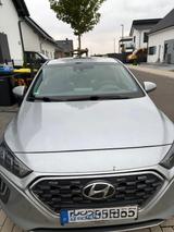 Hyundai IONIQ 1.6l GDi PLUG-IN HYBRID - - silberne Hyundai IONIQ