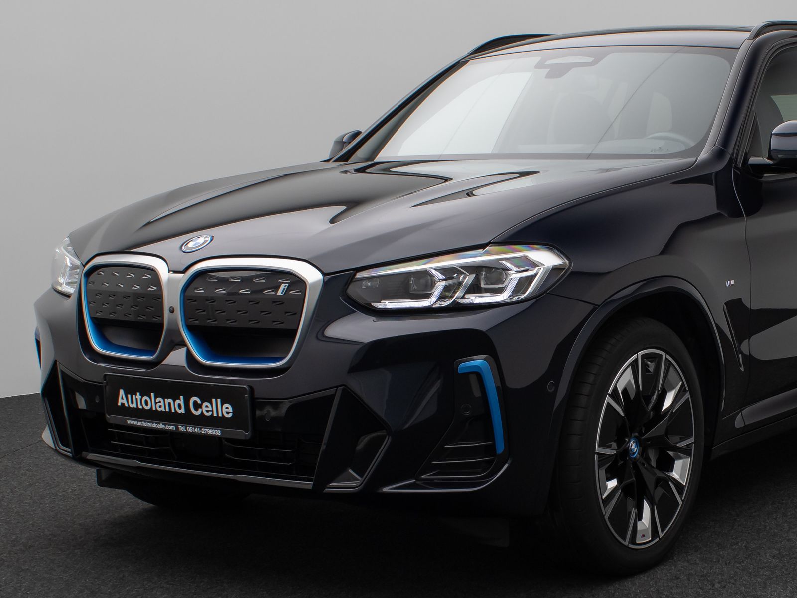 Fahrzeugabbildung BMW iX3 Impressive M Sport Panorama 360°HUD DAB H/K