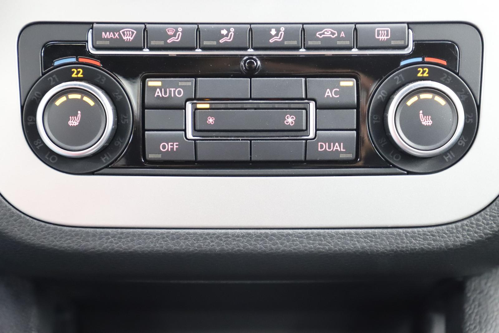 Volkswagen Eos 1.4TSI 122PS BlueMotion Leder Navi PDC SHZ