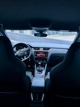 Skoda Octavia 2.0 TSI RS Combi RS - Skoda Octavia: Grau, Stoff, Beheizbares Lenkrad