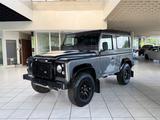 Land Rover Defender 90 SE Schalensitze, Black Edition - Land Rover Defender: Edition
