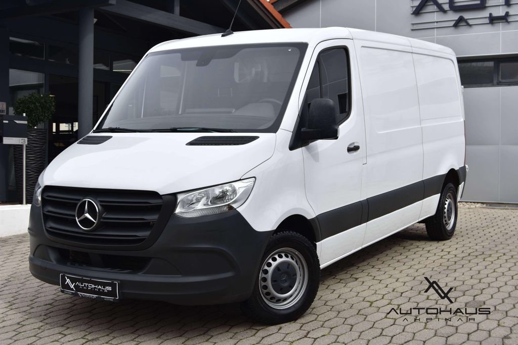 Image of Mercedes-Benz Sprinter
