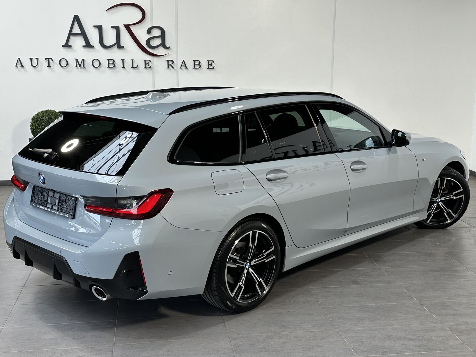 Fahrzeugabbildung BMW 320d Touring M-Sport NAV+LED+ACC+SHZ+VCOCK+18ZO