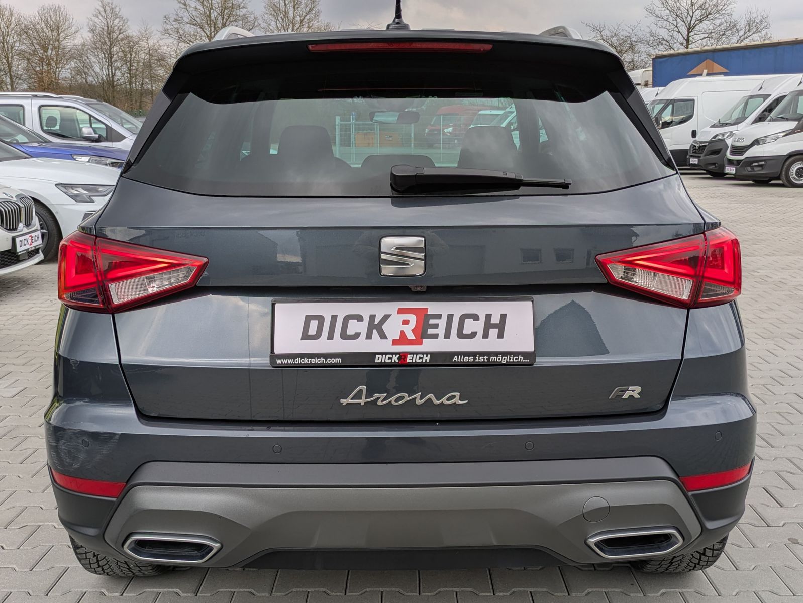 Fahrzeugabbildung SEAT Arona 1.0 TSI FR DSG AHK*ACC*LED*APP*DAB*KAMERA
