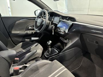 Fotografie 4 des Opel Corsa 1.2 Direct Injection Turbo GS