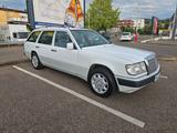 Mercedes-Benz E 230 - Mercedes-Benz E 230 aus 1990