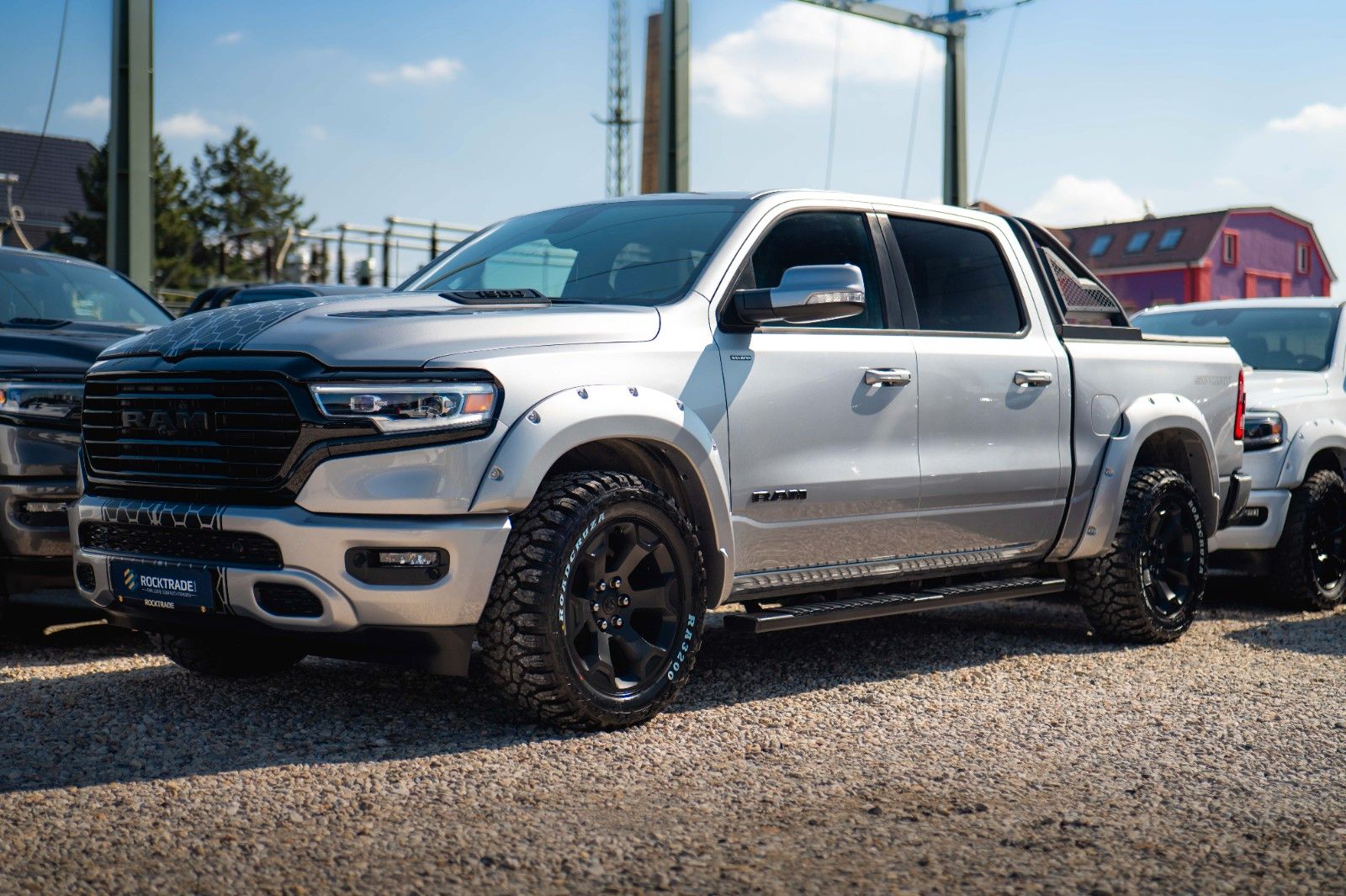 Fahrzeugabbildung Dodge RAM 5.7 V8 HEMI 4x4 Offroad Night Limited 19%