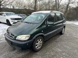 Opel Zafira 1.6 16V Elegance.7 Sitser - Opel Zafira Elegance mit Benzin-Antrieb