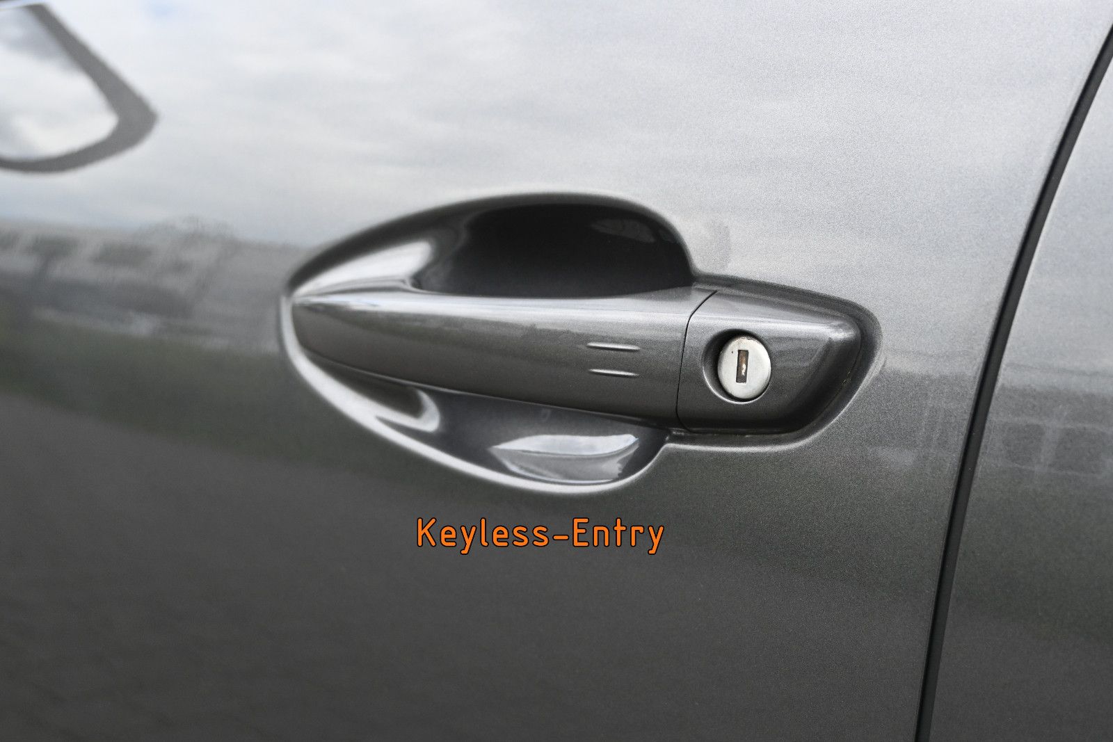 Fahrzeugabbildung Peugeot 5008 BlueHDi 130 GT °ACC°AHK°PANO°7-SITZE°ALARM°