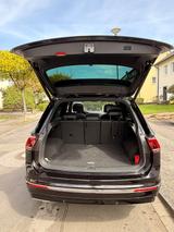 Volkswagen Tiguan 2.0 TSI OPF 169kW DSG 4MOTION Highlin... - VW Tiguan Gebrauchtwagen in Dortmund