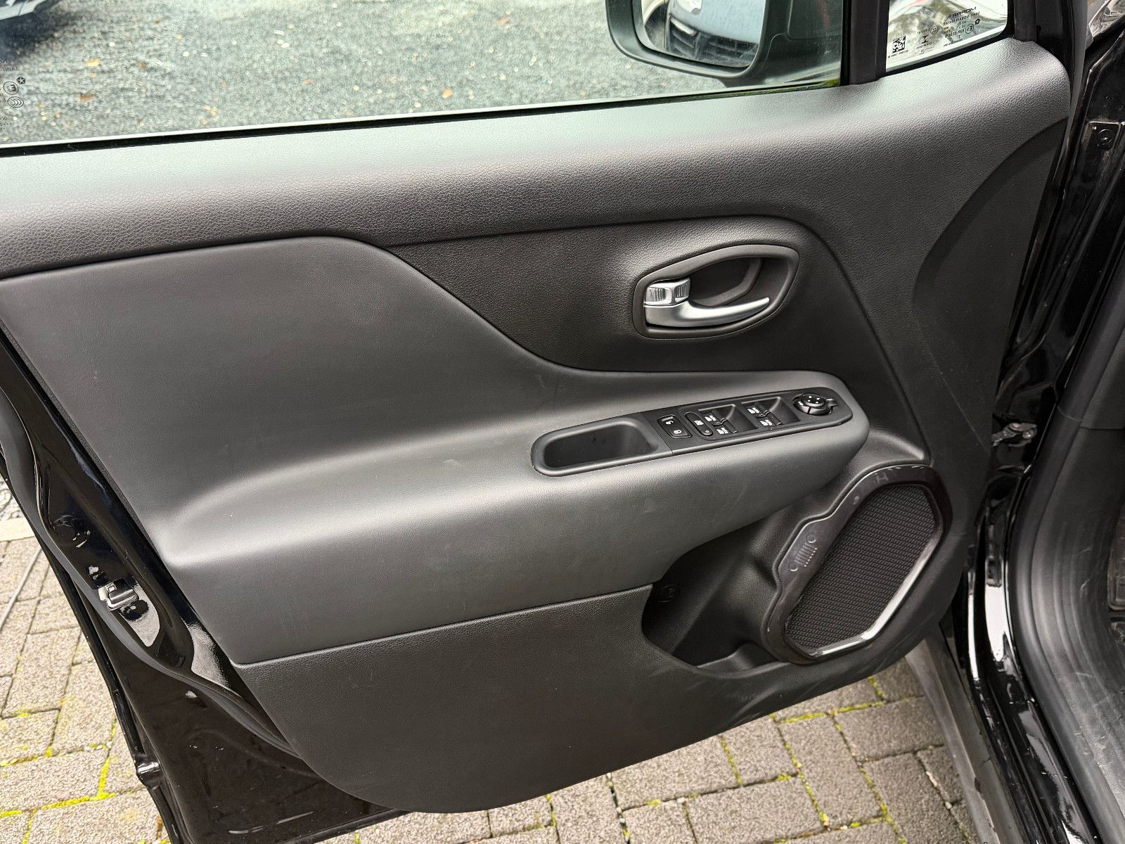 Fahrzeugabbildung Jeep Renegade Longitude Mild-Hybrid FWD/PANO/NAVI/KAM