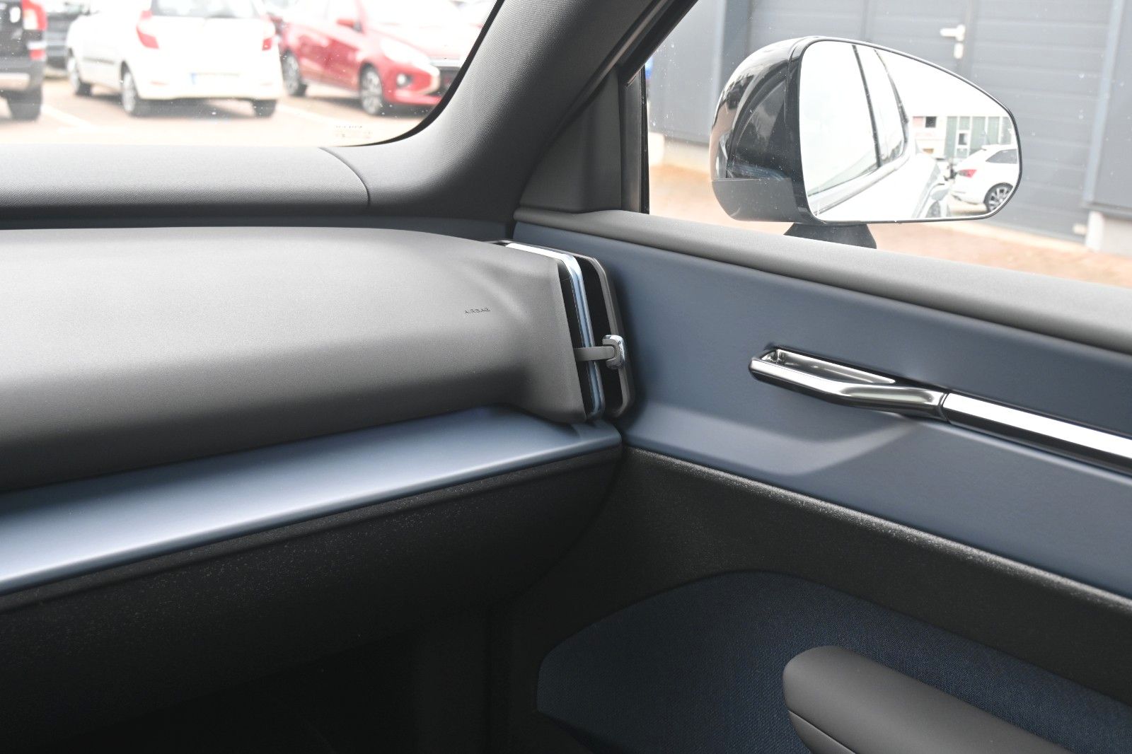 Fahrzeugabbildung Volvo EX30 Single Plus*Winter Paket*Scheibentönung*AHK