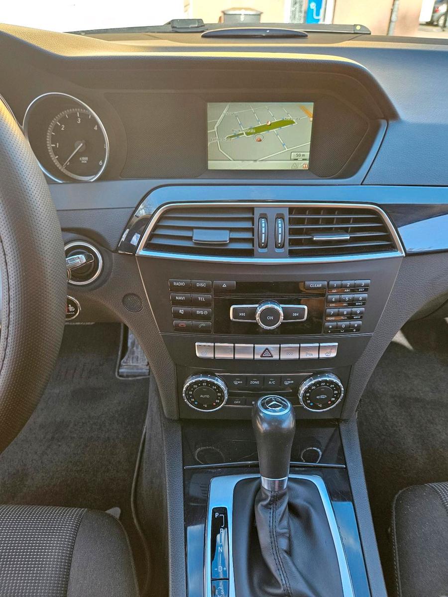 Mercedes-Benz C200 2014 — photo 9