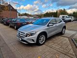 Mercedes-Benz GLA 220 CDI 4-Matic*NAVI*AHK*SHZ*TEMP*PDC* - silberne Mercedes-Benz GLA 220