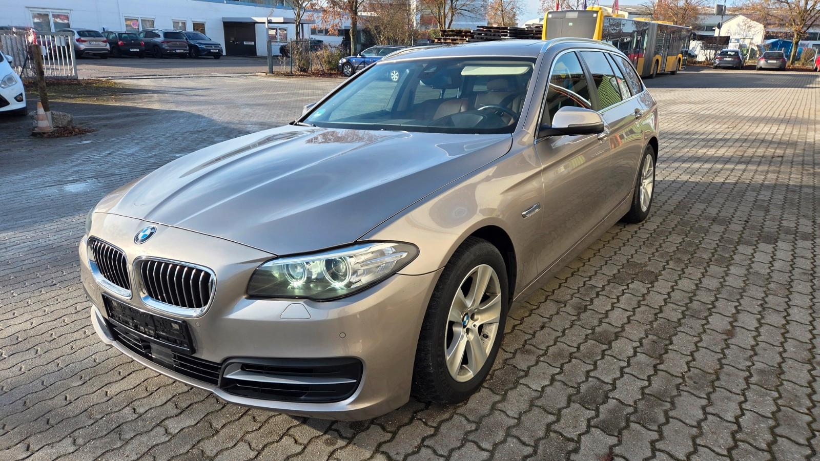 BMW 520d Leder Head-Up SHZ Pano Kamera PDC