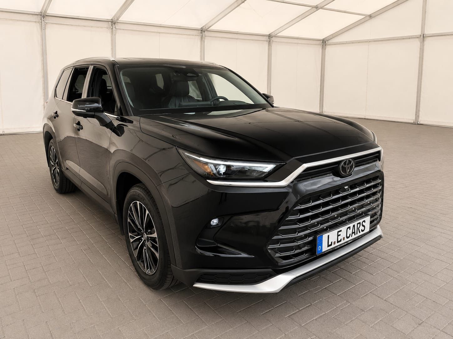 Fahrzeugabbildung Toyota GRAND Platinum Max T1: 68.000 EURO Stock !!!
