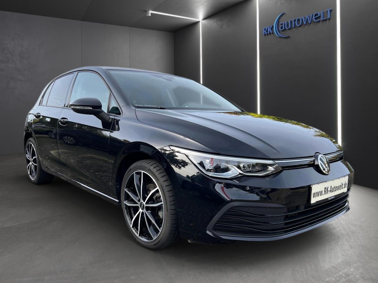 Volkswagen Golf VIII United 1.5 TSI BMT Alu 18 Navi PDC SHZ