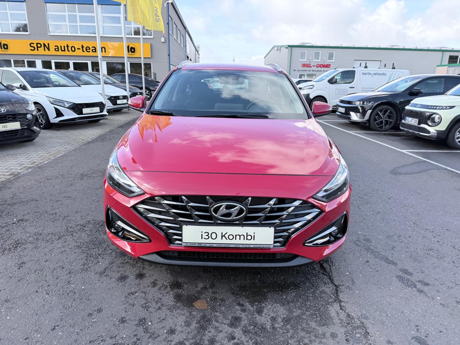 Hyundai i30 cw Trend 1.HAND/LED/NAVI/KAMERA