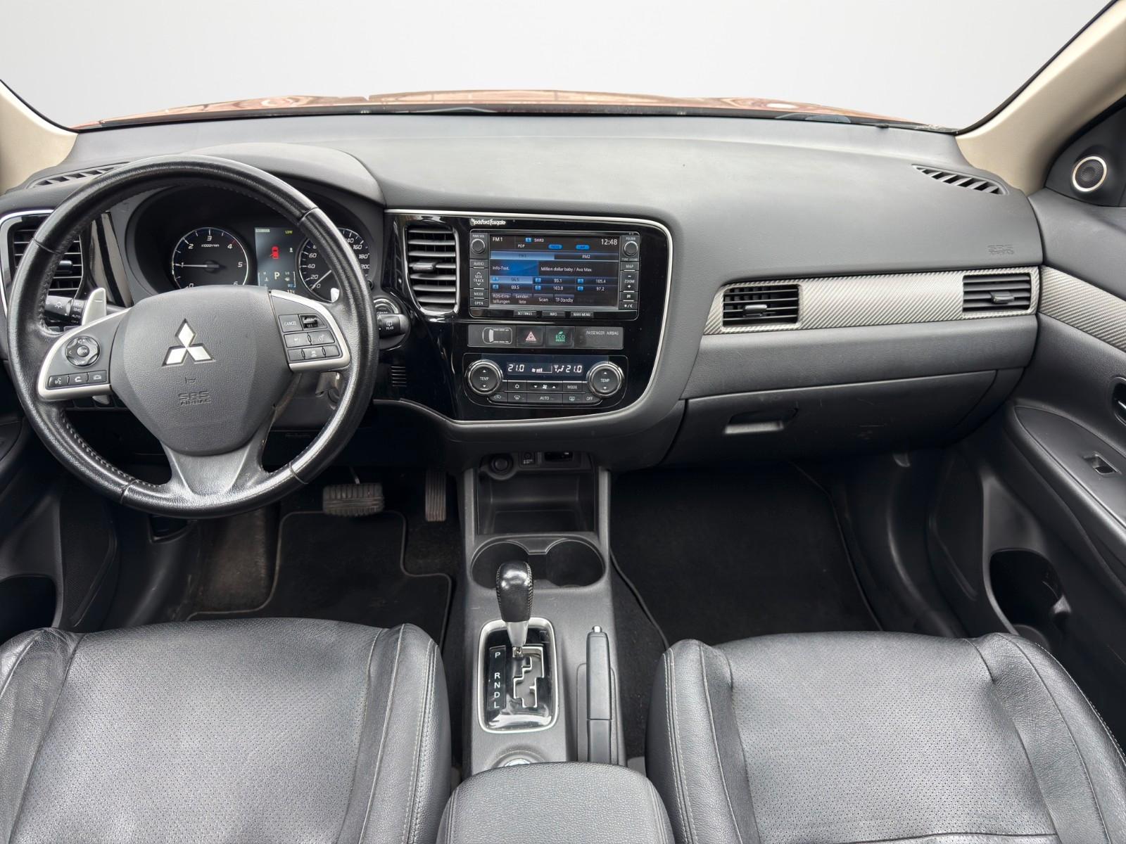 Mitsubishi Outlander 2.2 DI-D 150 ch • BVA • 4WD • 7 places • Cuir • Caméra